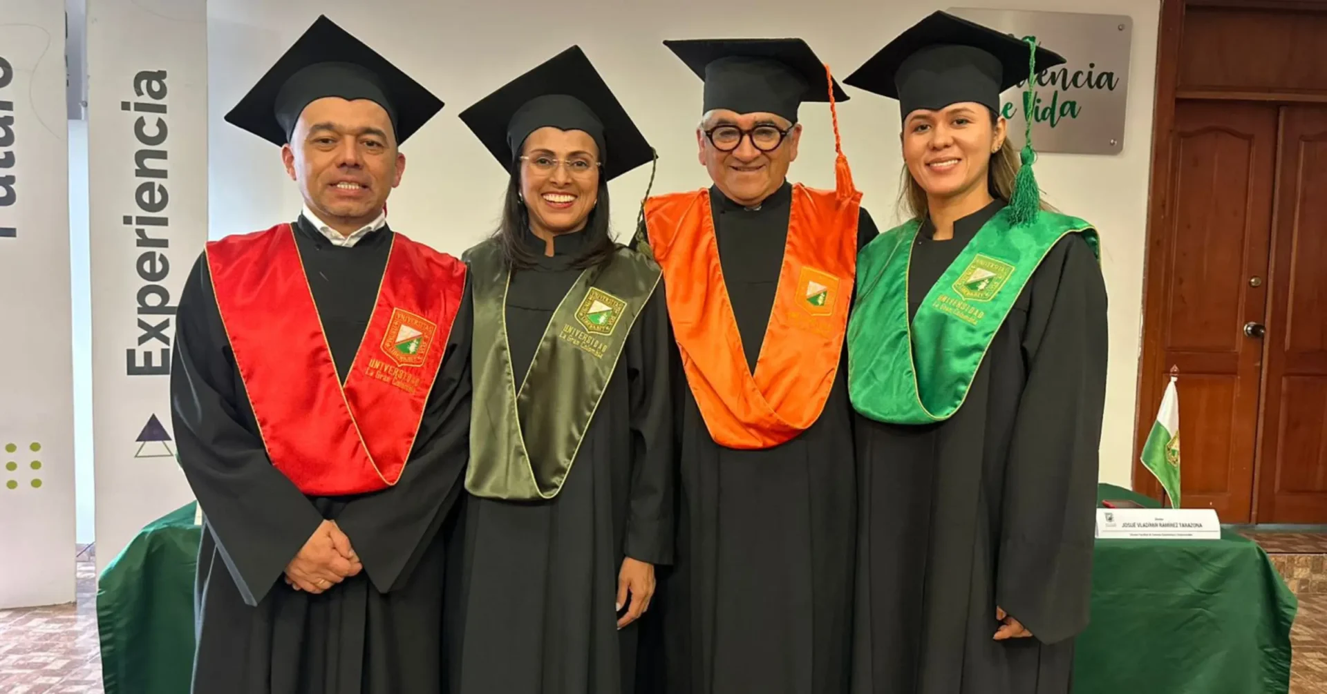Grados de la Universidad La Gran Colombia