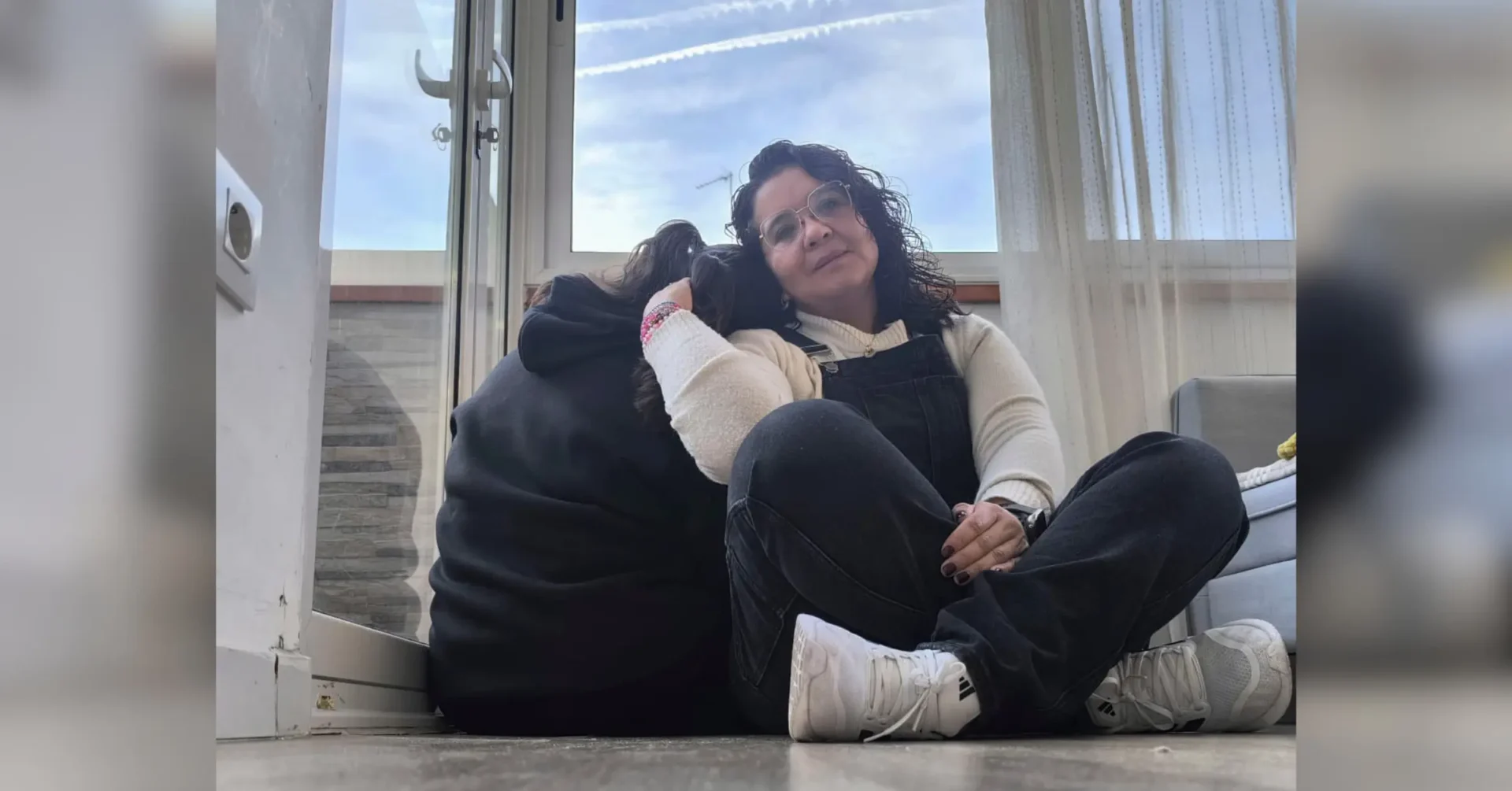 “Mami, ahora podremos salir tranquilas”: regularización en España para niños sin papeles