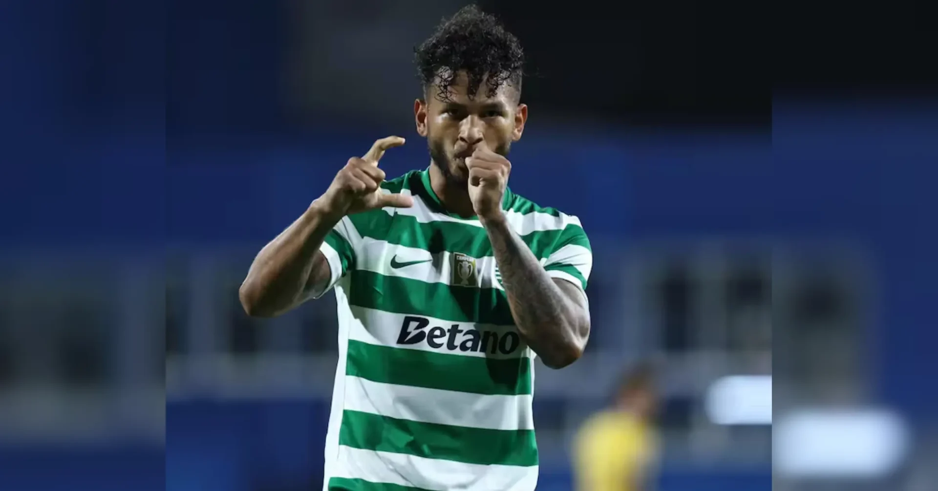 Luis Suárez brilla en el 3-0 del Sporting