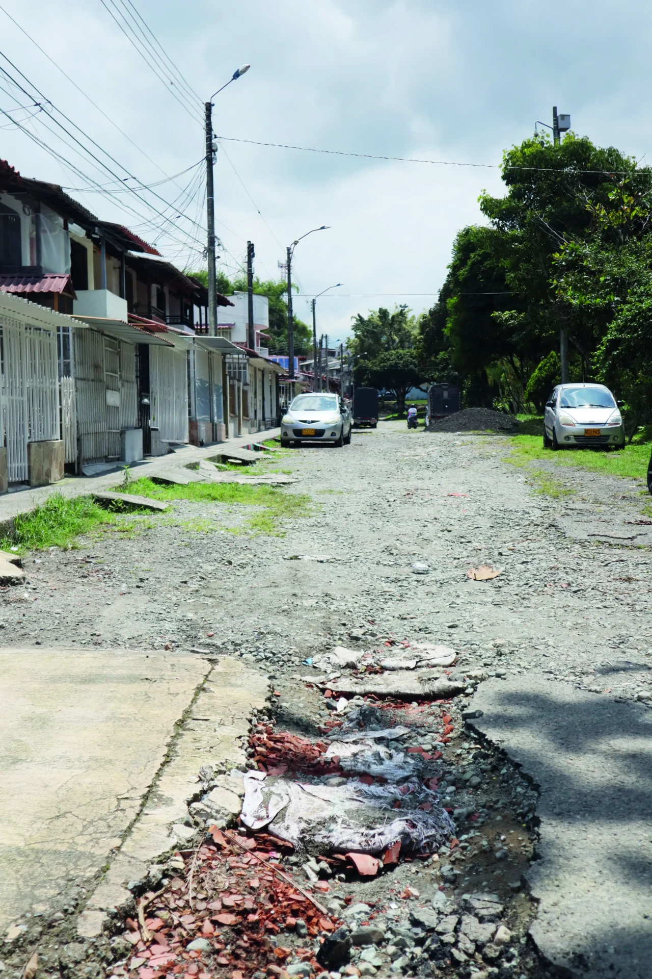 Habitantes lograron gestionar el material fresado del asfaltoretirado en el sector de los naranjos, pero esperan un apoyo de la alcaldía para poder mejorar sus vías.