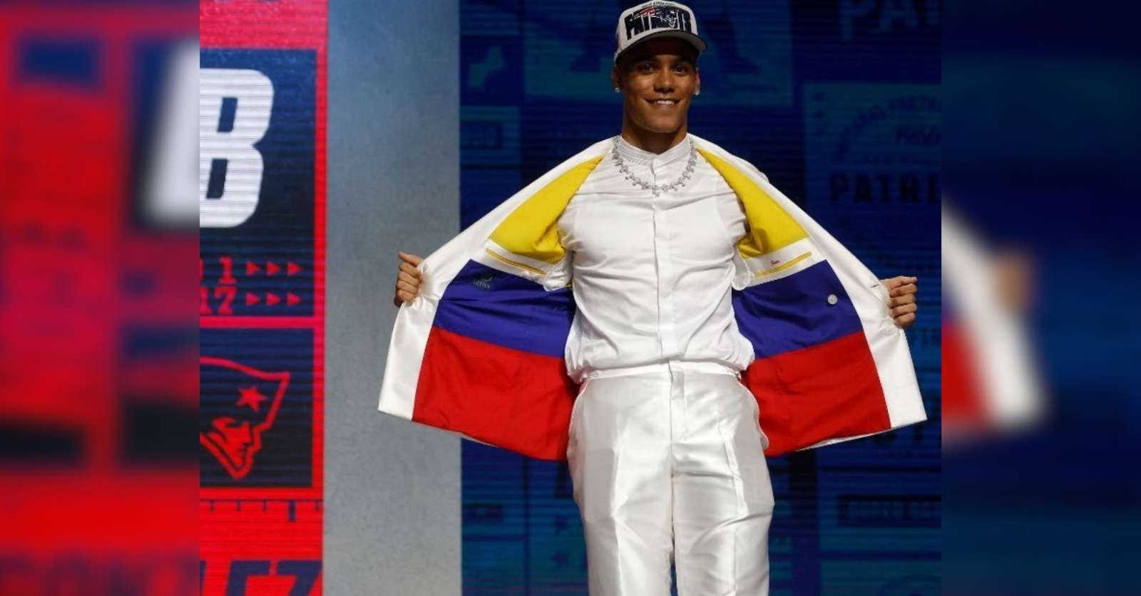 Christian González hace historia para Colombia en el Super Bowl LX, pese a la derrota de los Patriots