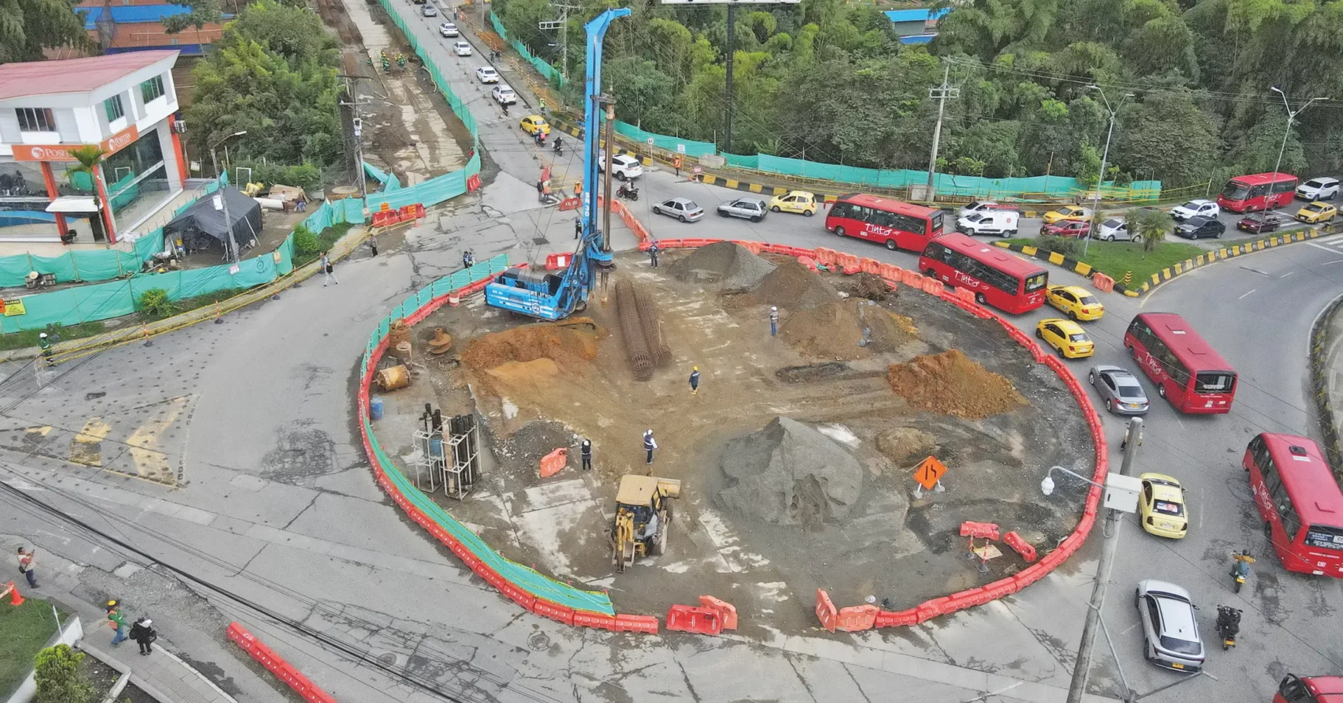 Intercambiador vial, tras terminar los pilotes iniciarán las excavaciones profundas